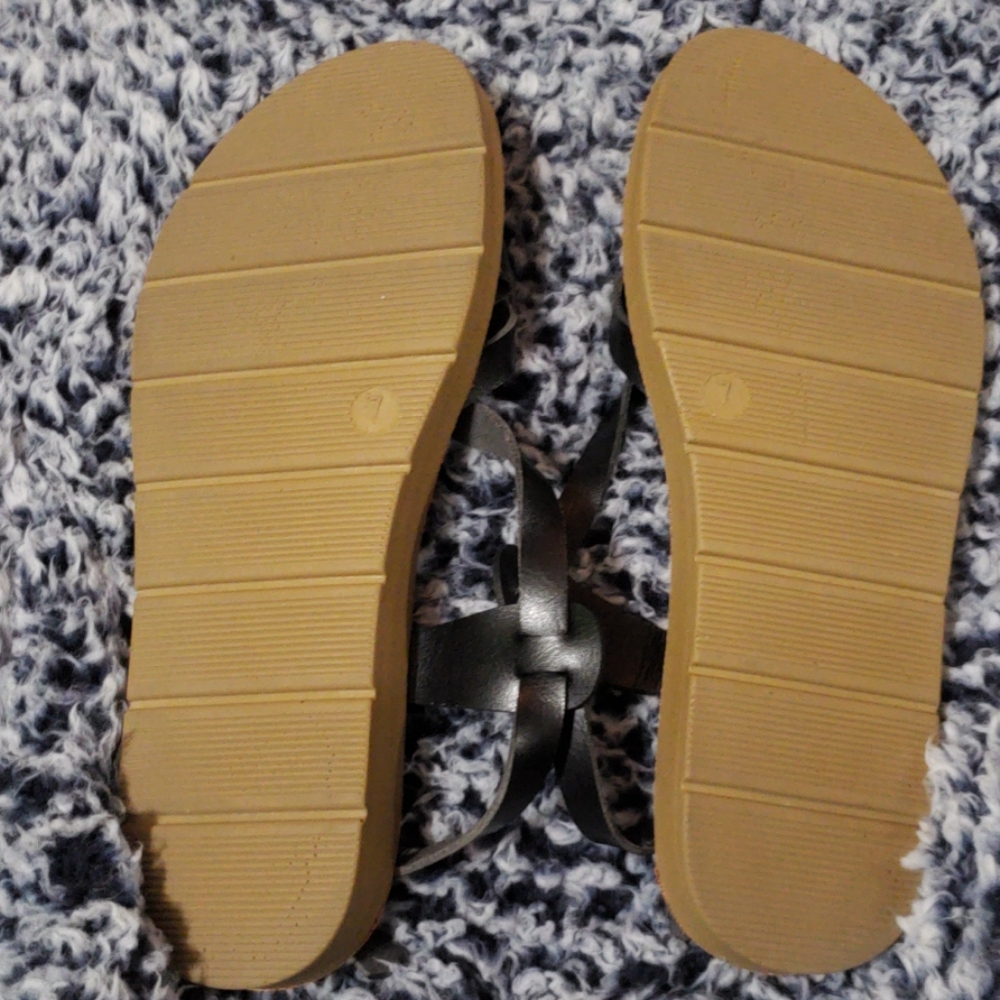 Sandals - Picture 3 of 3